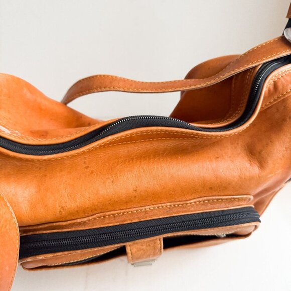 Vintage 70s Natural Leather Camera Bag - Picture 2 of 8